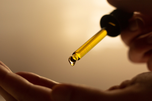 Goldöl optimal lagern für lange Haltbarkeit Goldöl kann bis zu 16 Monaten verwendet werden