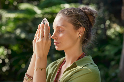 Die Zirbeldrüse spielt eine wichtige Rolle für unsere Spiritualität Die Zirbeldrüse gilt auch als „drittes Auge“