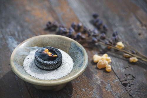 Sicher räuchern mit Räuchersand