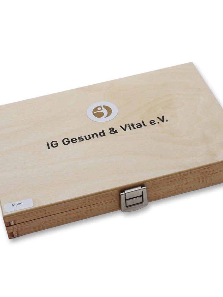 Stabiler, schöner Testkasten aus Sperrholz bestehend aus  21 verschiedene monoatomischen Elementen in blauer Schaumstoffeinlage