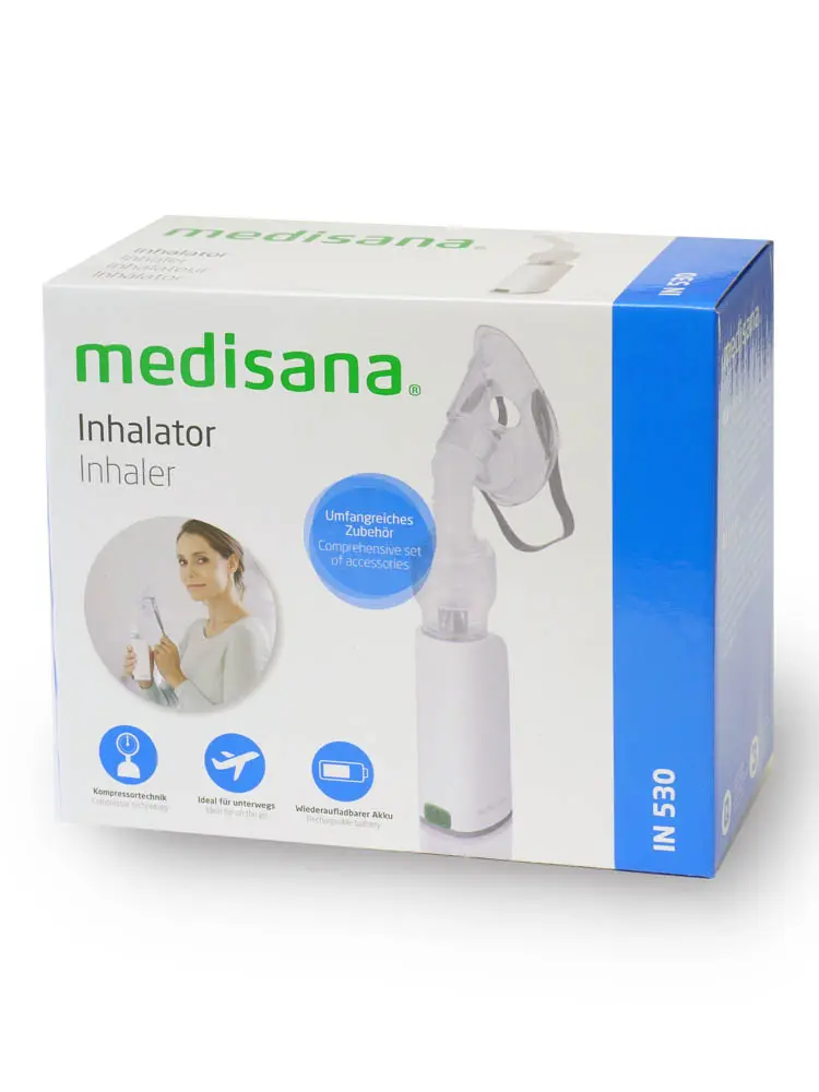 Ein grau-blauer Karton mit Foto des Inhalators und einer brünetten Frau, die ihn in der Hand hält