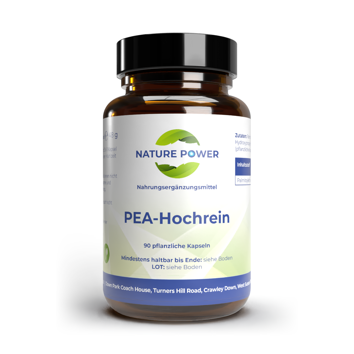 Vor weissem Hintergrund eine braune Weithals-Glasflasche mit weiss-blau-grünem Etikett, auf dem steht PEA Hochrein