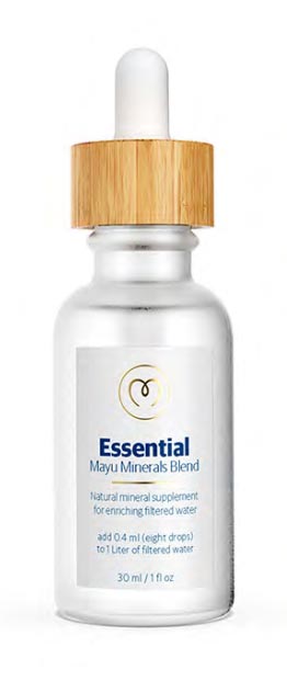 Vorschau: Mayu mineral essential Vorschau: Weisses Glasfläschchen mit Bambusdeckel und integrierter Pipette vor weissem Hintergrund