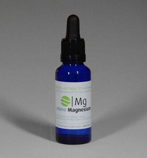 Vorschau: Monoatomisches Magnesium Vorschau: Blaue Glasflasche mit der Aufschrift Monoatomisches Magnesium 30 Milliliter - aus 55ppm kolloidalem Magnesium hergestellt
